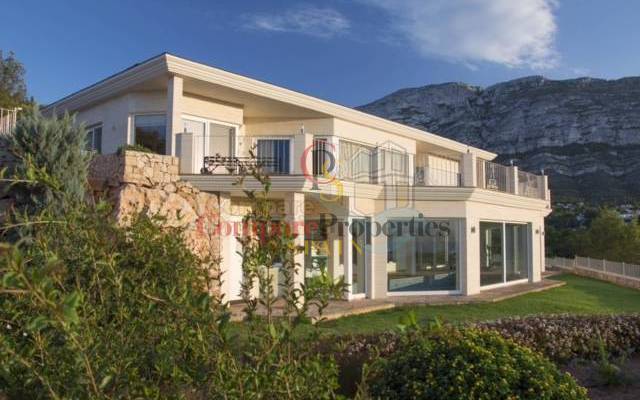 Villas in Denia, the ideal place to live all year